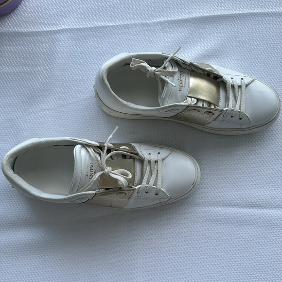 Stylish Valentino Garavani sneakers calf leather size 39 - Picture 4 of 8